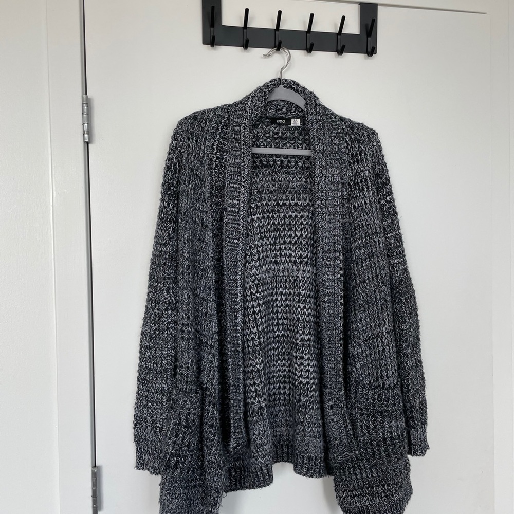 URBAN OUTFITTERS BDG OVERSIZED CARDIGAN
